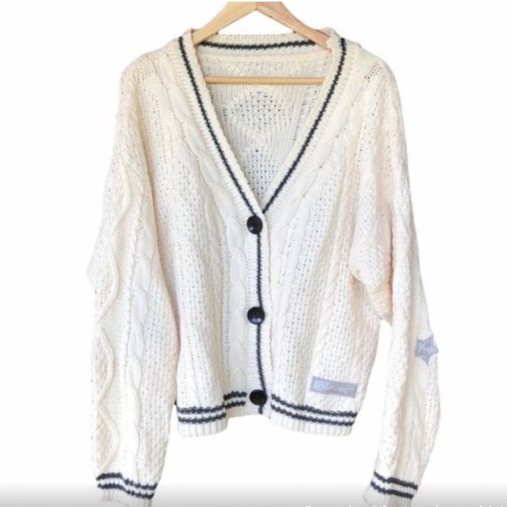 NEVER WORN Authentic Folklore Cardigan Size XL/2XL